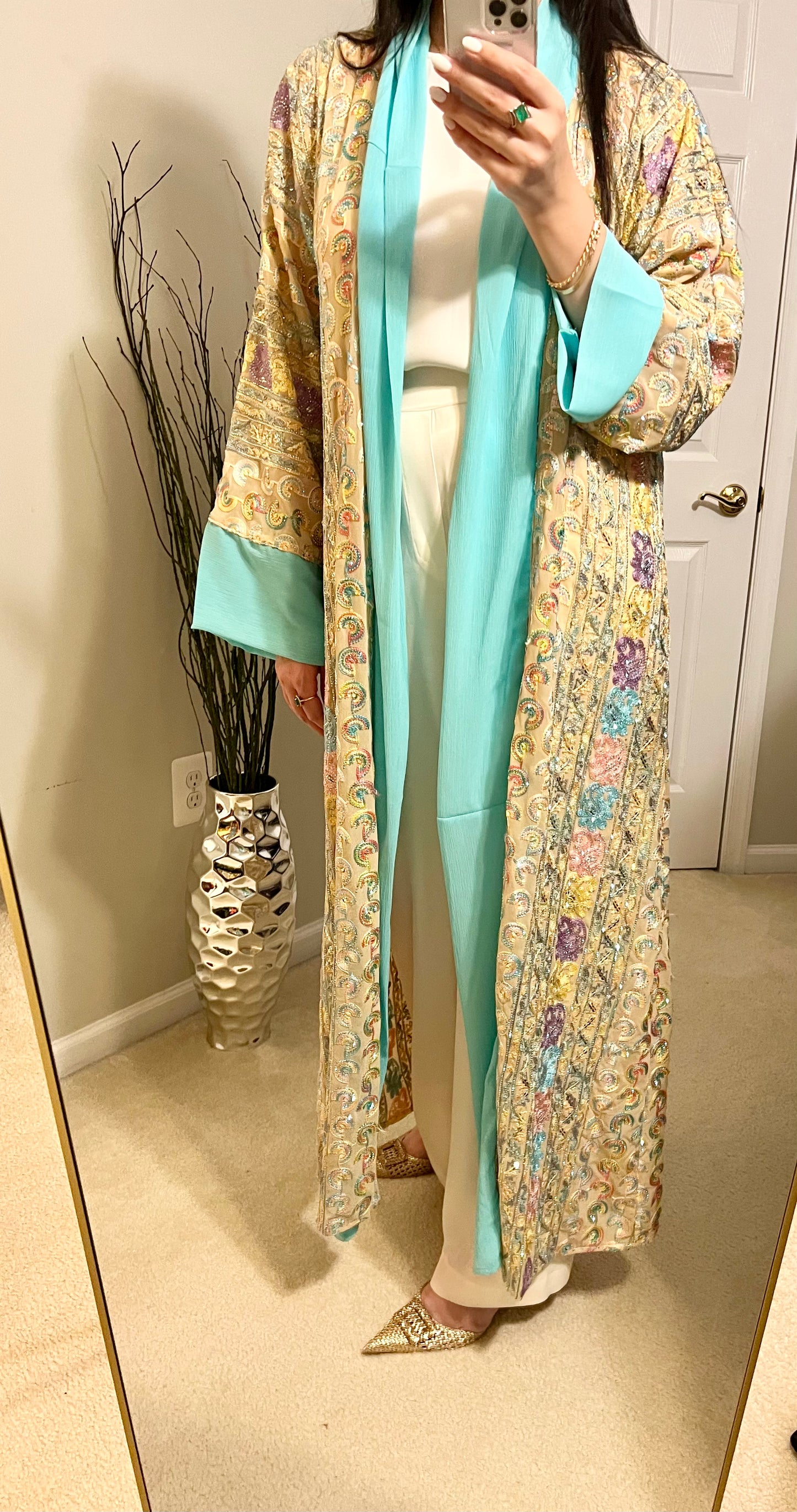 Aura Abaya